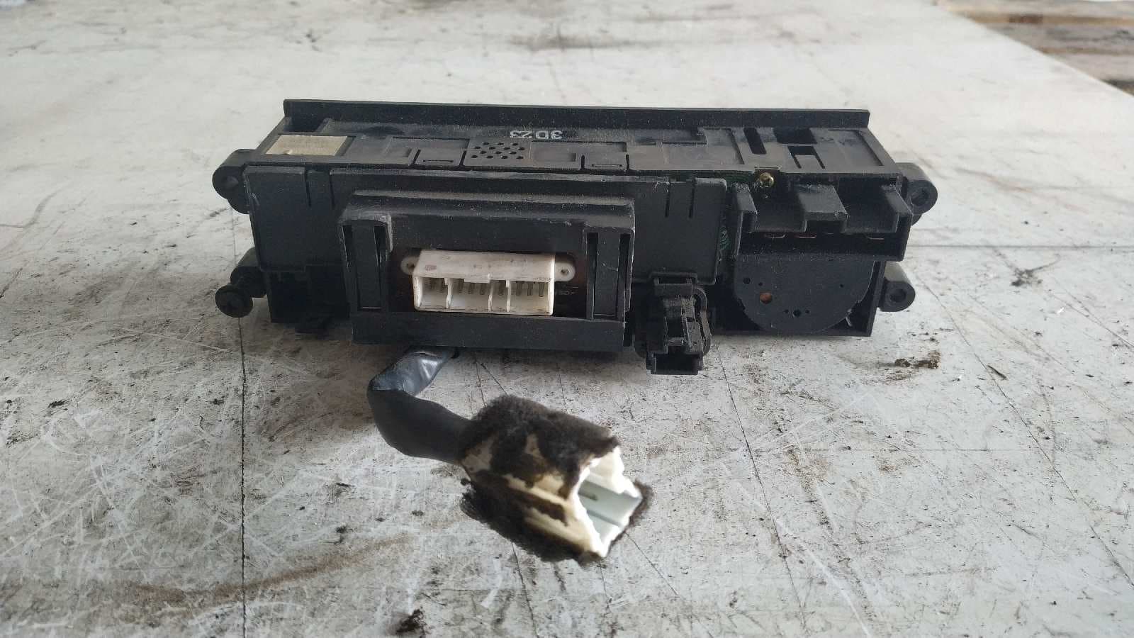 Recambio de MANDO CALEFACCION / AIRE ACONDICIONADO para SSANGYONG FAMILY 2.5 referencia OEM IAM 30005973 9