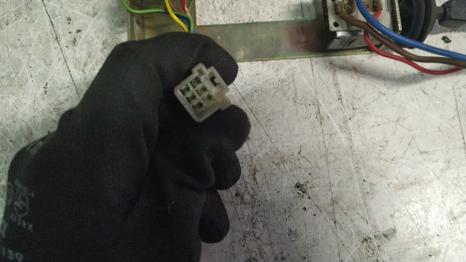 Recambio de MANDO LIMPIA para LAND ROVER DEFENDER (LD) referencia OEM IAM 2