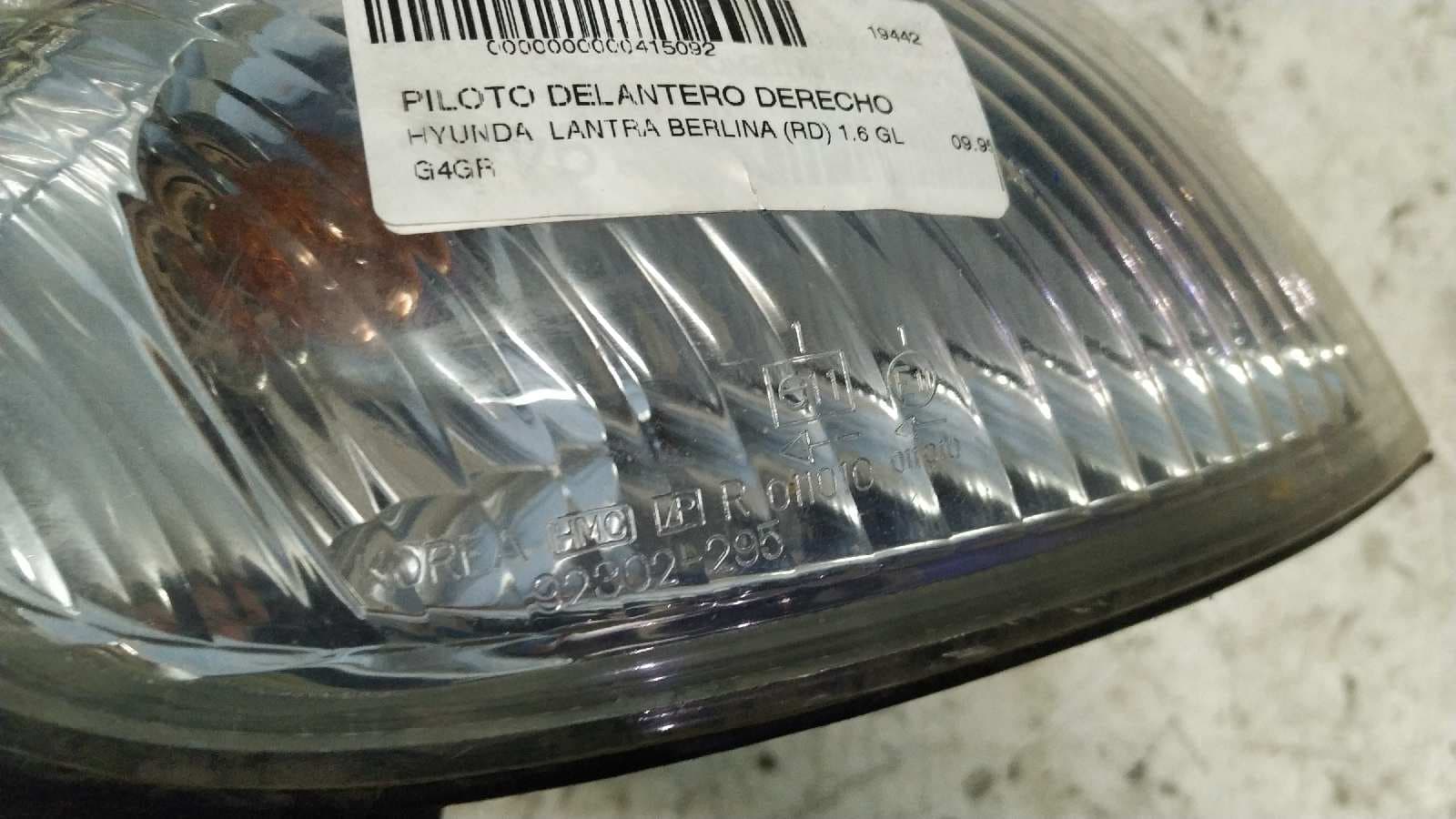 Recambio de PILOTO DELANTERO DERECHO para HYUNDAI LANTRA BERLINA (RD) 1.6 GL G4GR referencia OEM IAM 0121KS   - BLANCO 2
