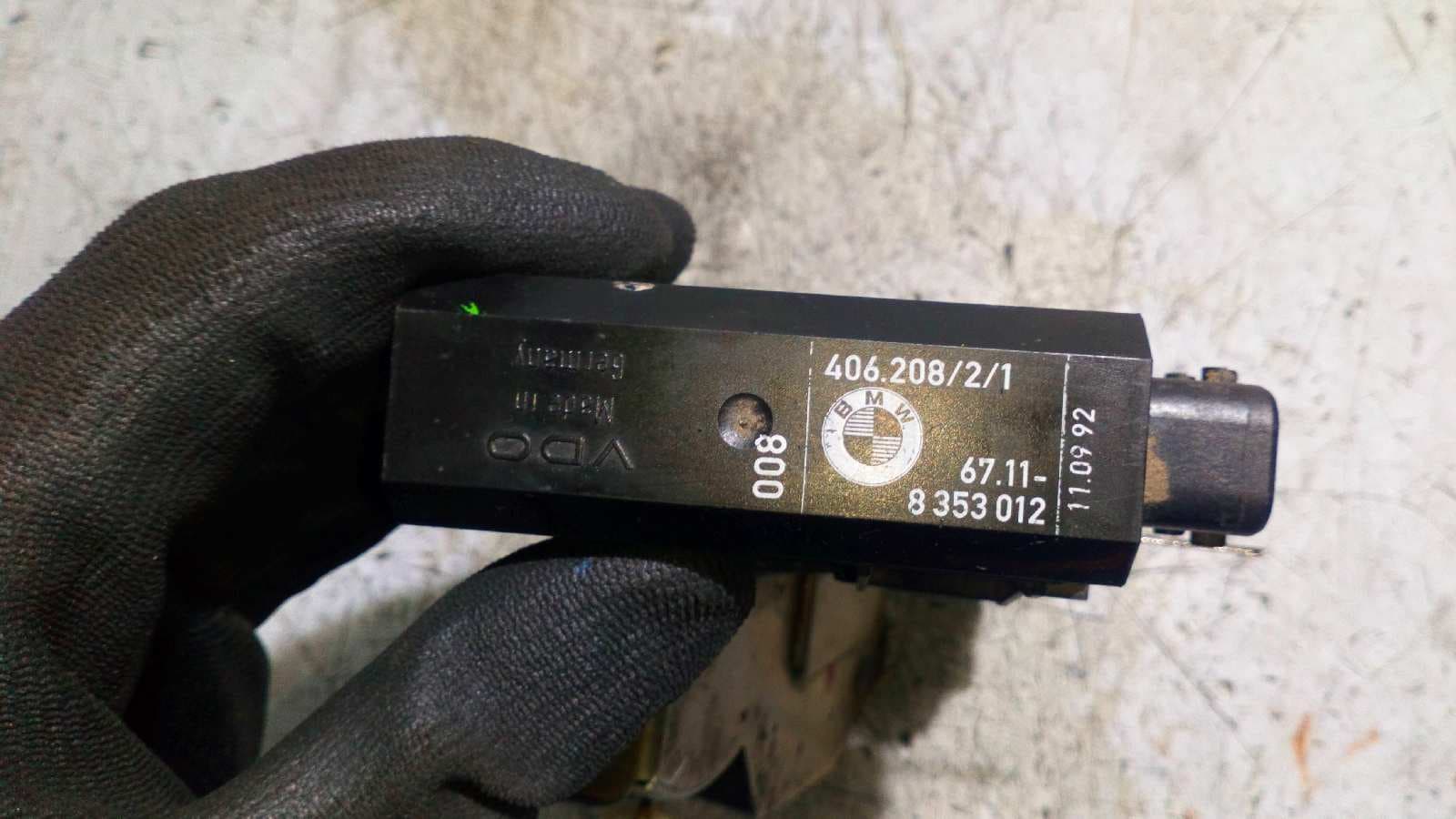 Recambio de CERRADURA PUERTA DELANTERA DERECHA para BMW SERIE 3 COMPACTO (E36) referencia OEM IAM 8353012 4
