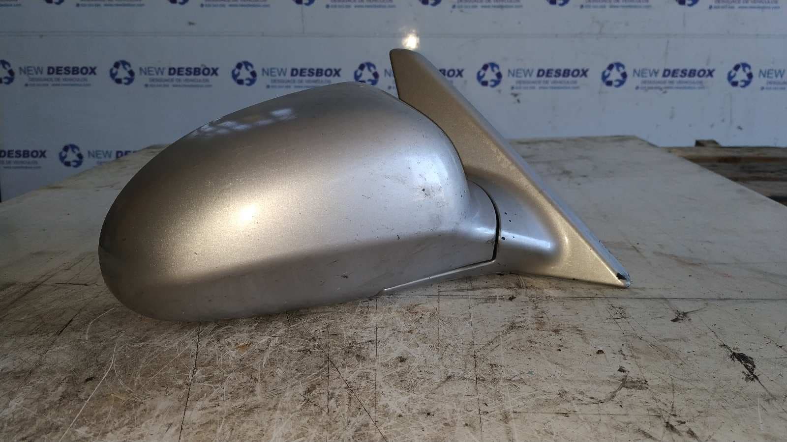 Recambio de RETROVISOR DERECHO para HYUNDAI COUPE (J2) 1.6 16V CAT G4GR referencia OEM IAM 010079   - GRIS 2