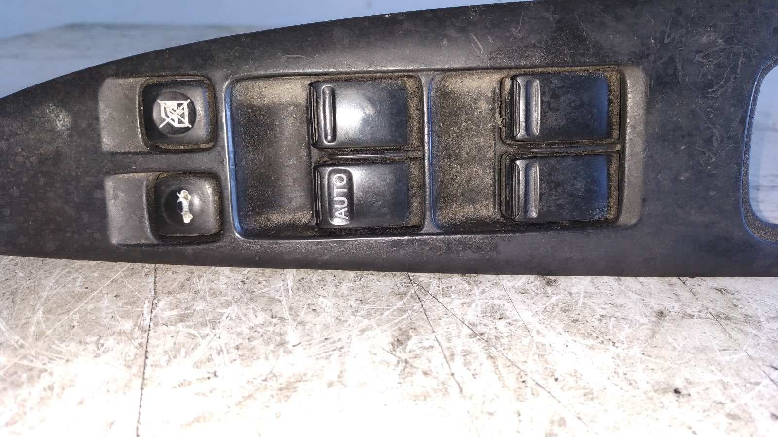 Recambio de MANDO ELEVALUNAS DELANTERO IZQUIERDO para NISSAN PRIMERA BERLINA (P12) 1.6 CAT QG16       referencia OEM IAM 25401AV640   - GRIS 6
