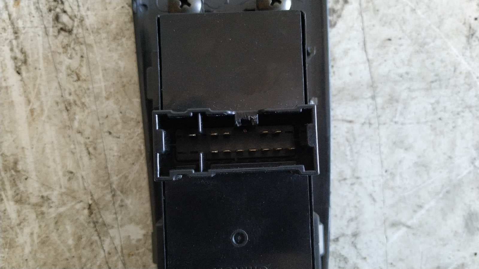 Recambio de MANDO ELEVALUNAS DELANTERO IZQUIERDO para NISSAN PRIMERA BERLINA (P12) 1.6 CAT QG16       referencia OEM IAM 25401AV640   - GRIS 4