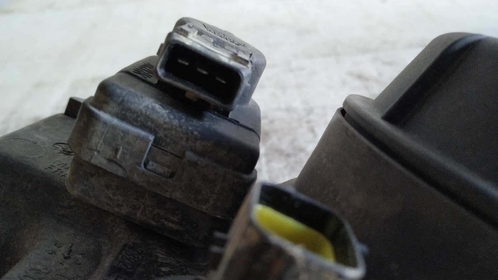 Recambio de FARO DERECHO para LAND ROVER FREELANDER (LN) referencia OEM IAM 88203322 6