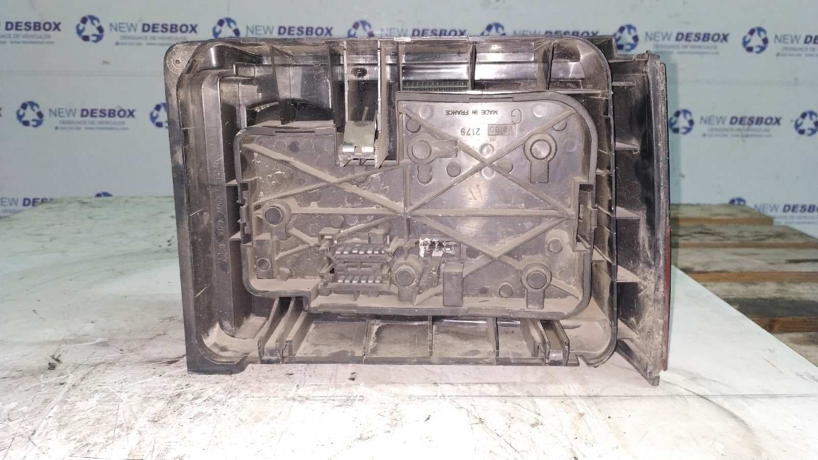 Recambio de PILOTO TRASERO IZQUIERDO para CITROEN BX BERLINA 1.9 CAT (DFW) referencia OEM IAM VALEO 2179 3