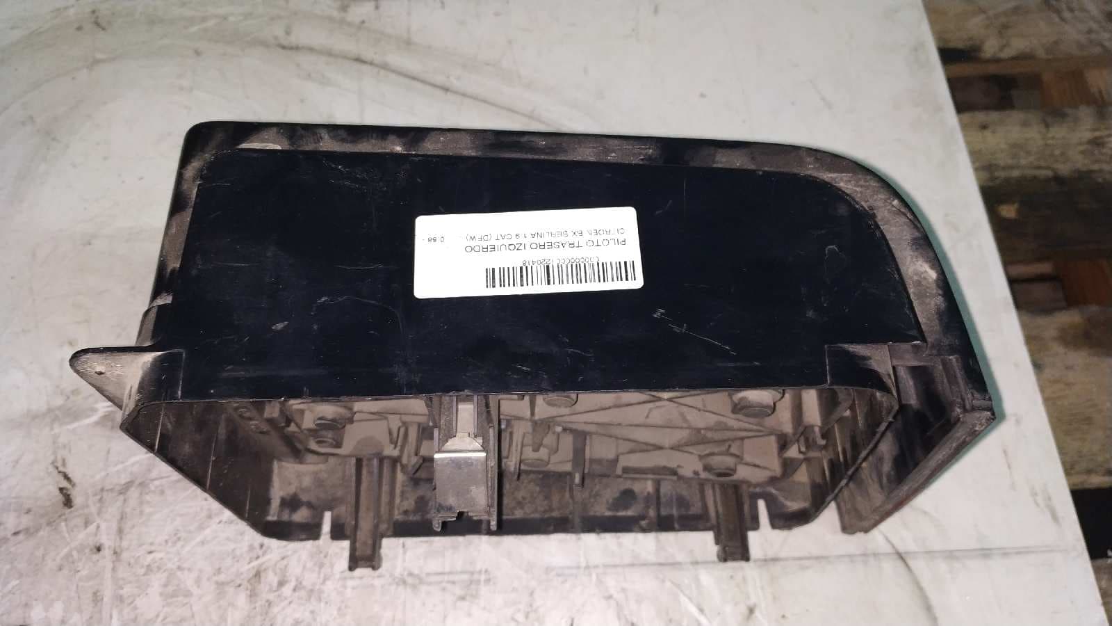 Recambio de PILOTO TRASERO IZQUIERDO para CITROEN BX BERLINA 1.9 CAT (DFW) referencia OEM IAM VALEO 2179 6
