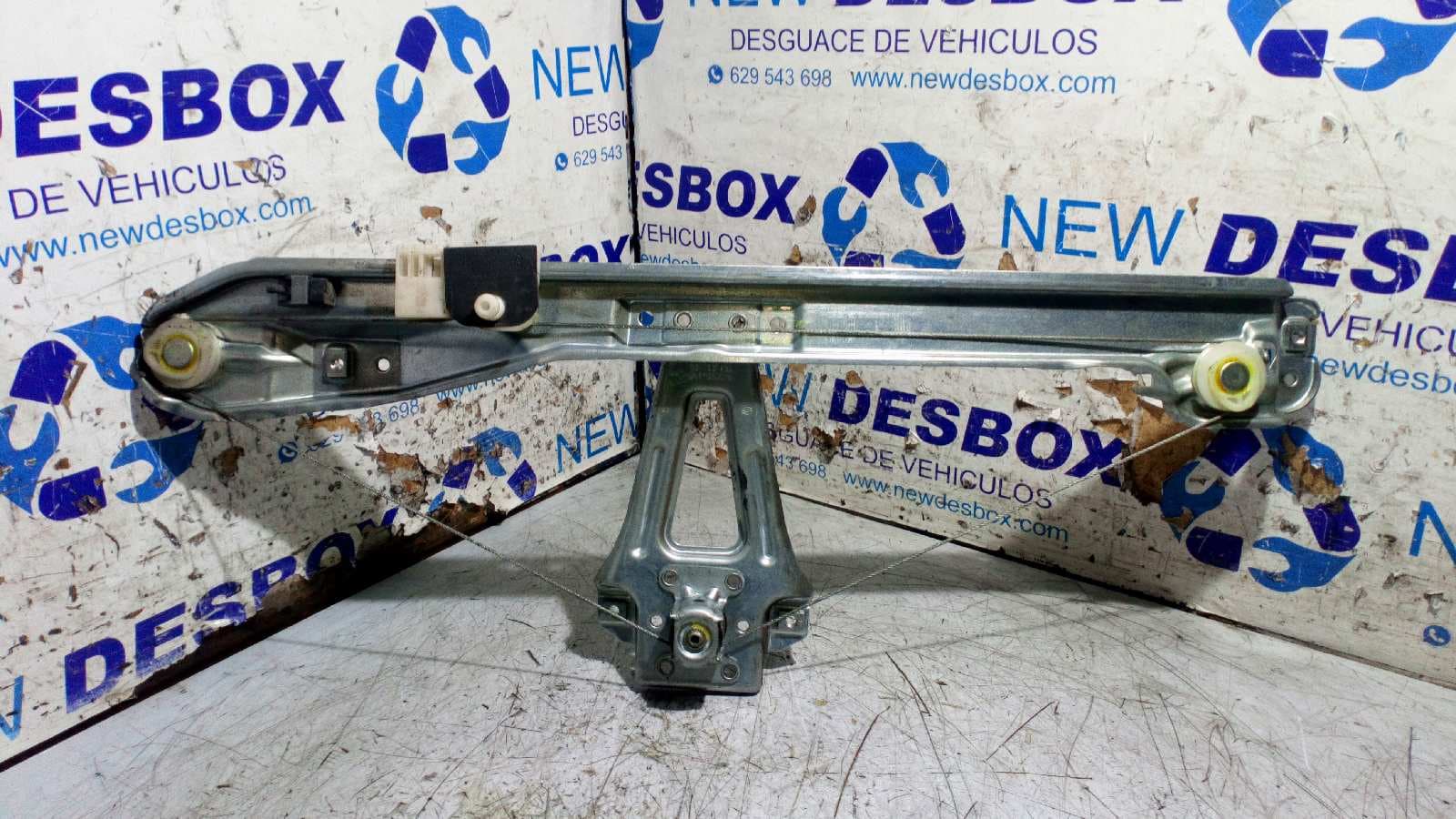 Recambio de ELEVALUNAS TRASERO DERECHO para RENAULT CLIO III 1.2 16V D4F H7 referencia OEM IAM 8200291155   - BLANCO 2