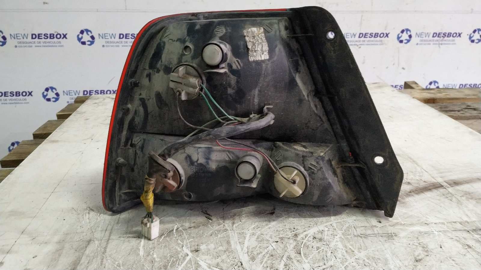 Recambio de PILOTO TRASERO DERECHO para HYUNDAI ACCENT (LC) CRDi GL D3EA referencia OEM IAM 1156NA   - GRIS 2
