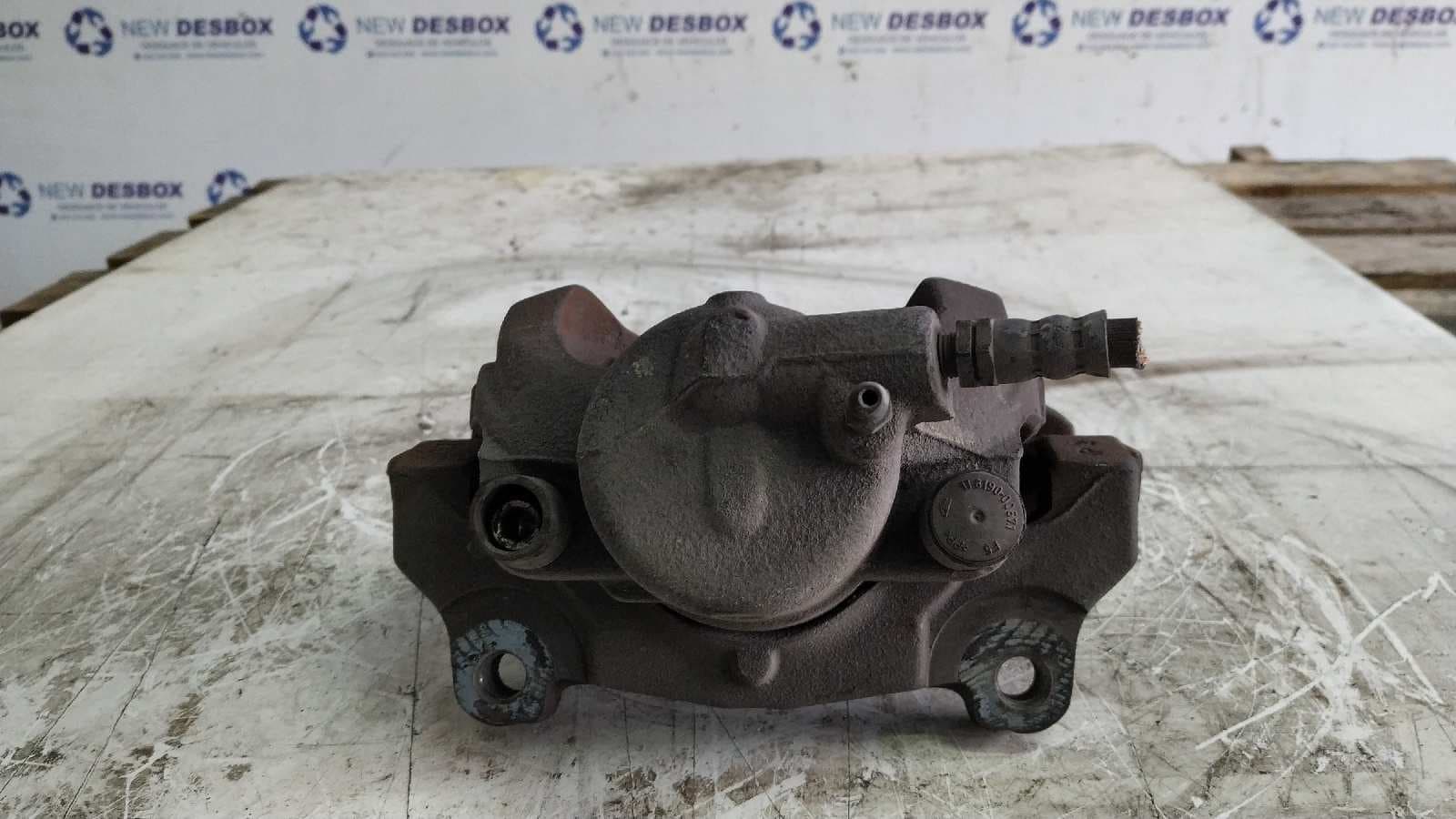 Recambio de PINZA DE FRENO DELANTERA DERECHA para FORD S-MAX (CA1) Titanium (03.2010->) QXWB referencia OEM IAM 746   - BLANCO 3