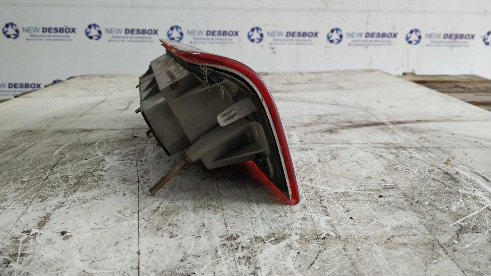 Recambio de PILOTO TRASERO IZQUIERDO para FORD FIESTA BERL./COURIER Surf RTC referencia OEM IAM 90VB13405AB   - GRIS 3