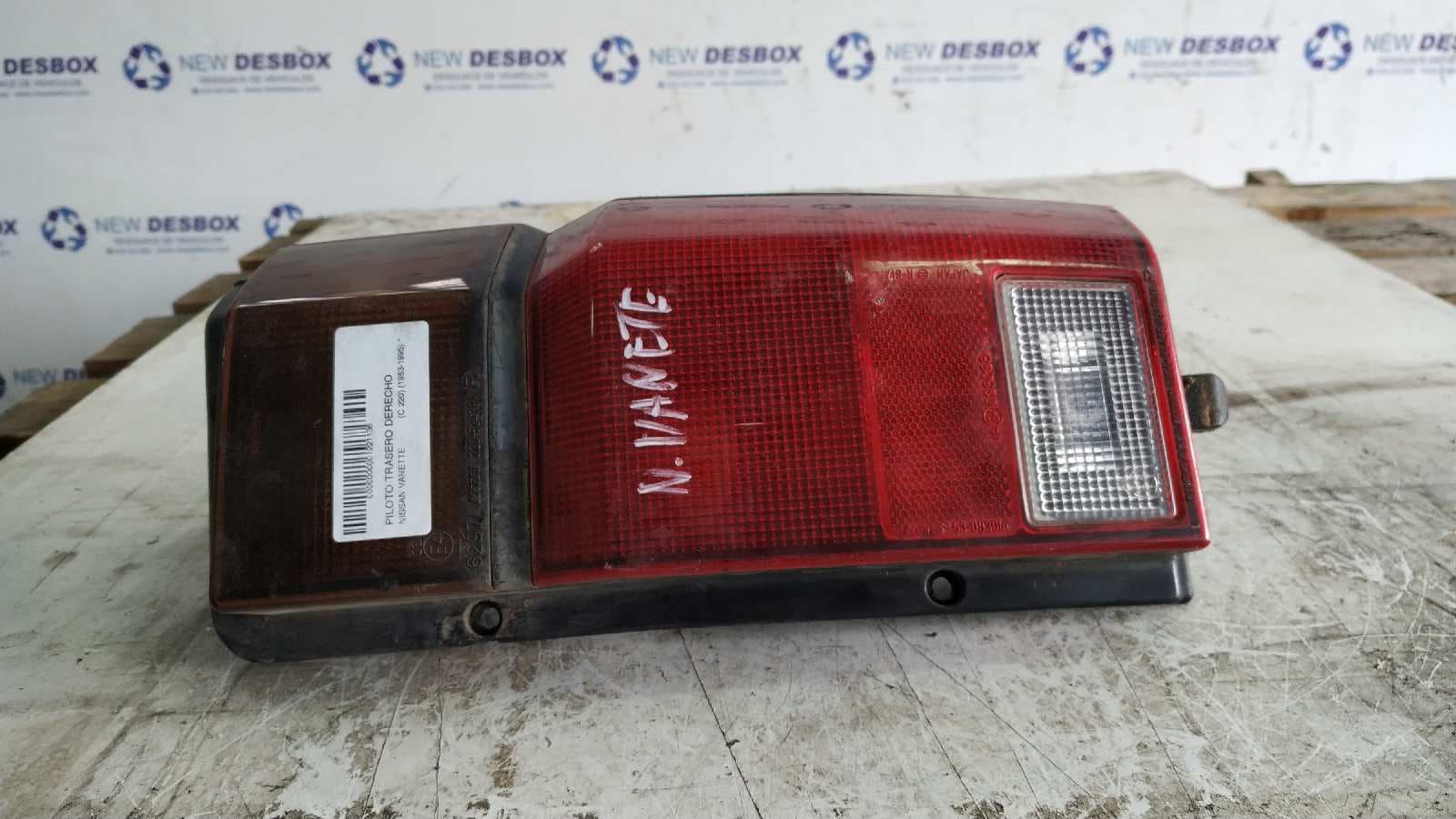Recambio de PILOTO TRASERO DERECHO para NISSAN VANETTE (C 220) referencia OEM IAM 22052439