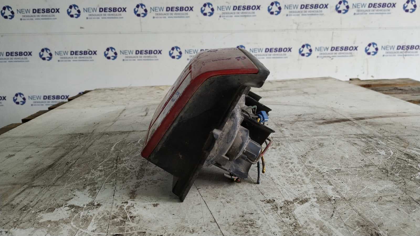 Recambio de PILOTO TRASERO DERECHO para NISSAN VANETTE (C 220) referencia OEM IAM 22052439 6