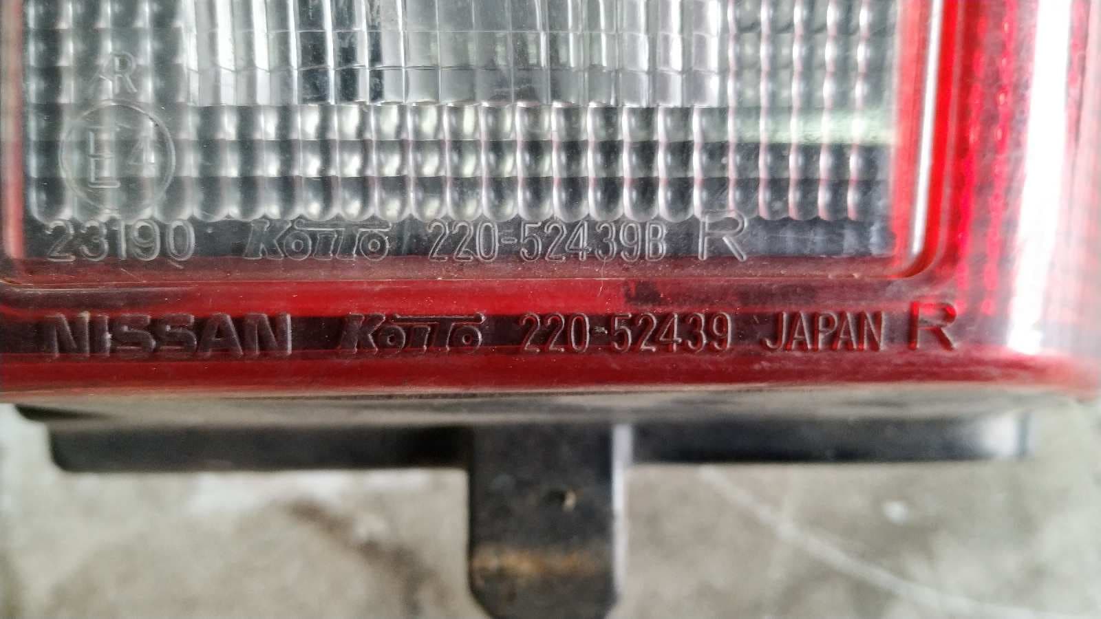 Recambio de PILOTO TRASERO DERECHO para NISSAN VANETTE (C 220) referencia OEM IAM 22052439 3
