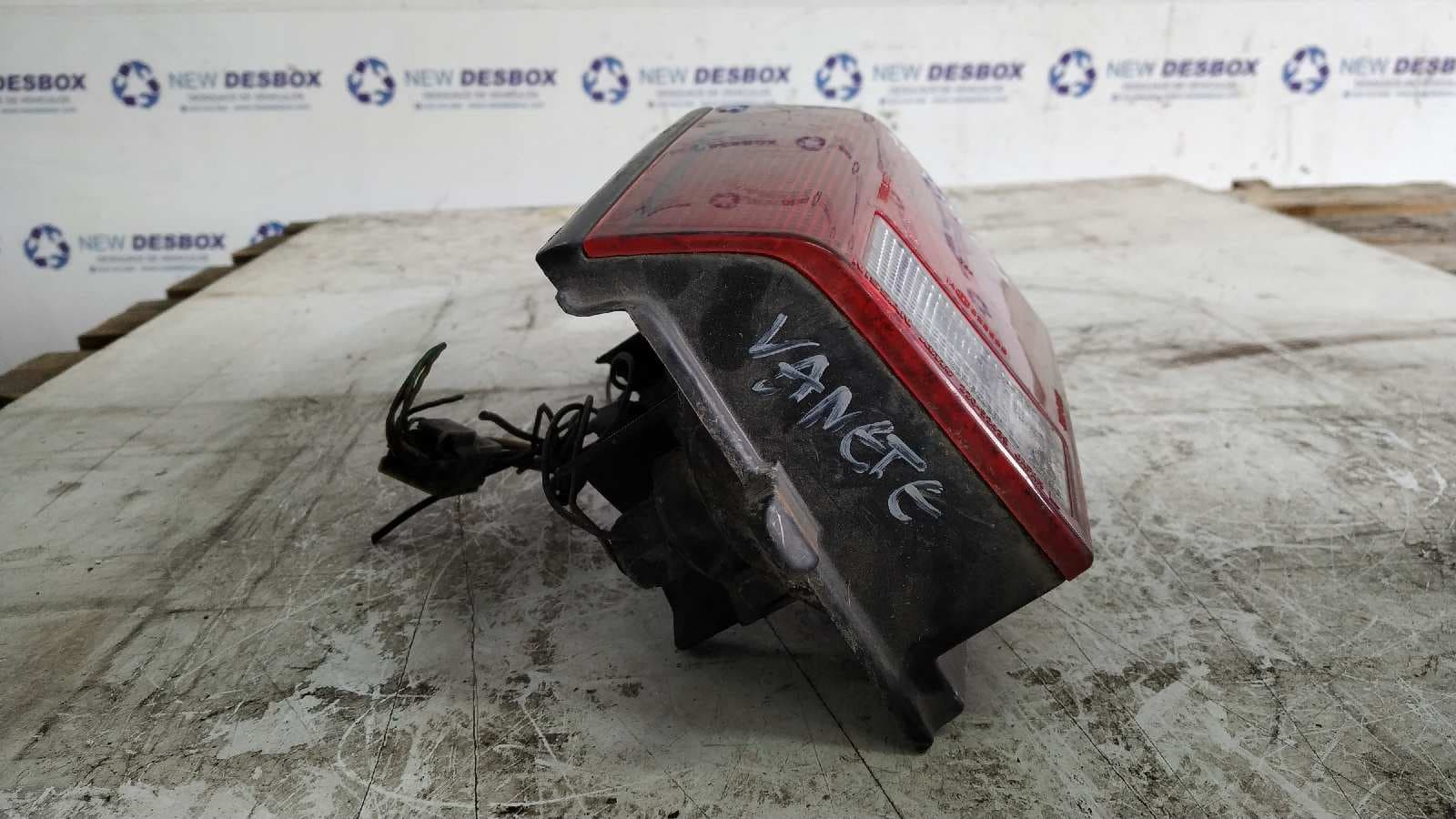 Recambio de PILOTO TRASERO IZQUIERDO para NISSAN VANETTE (C 220) referencia OEM IAM 22052439 3