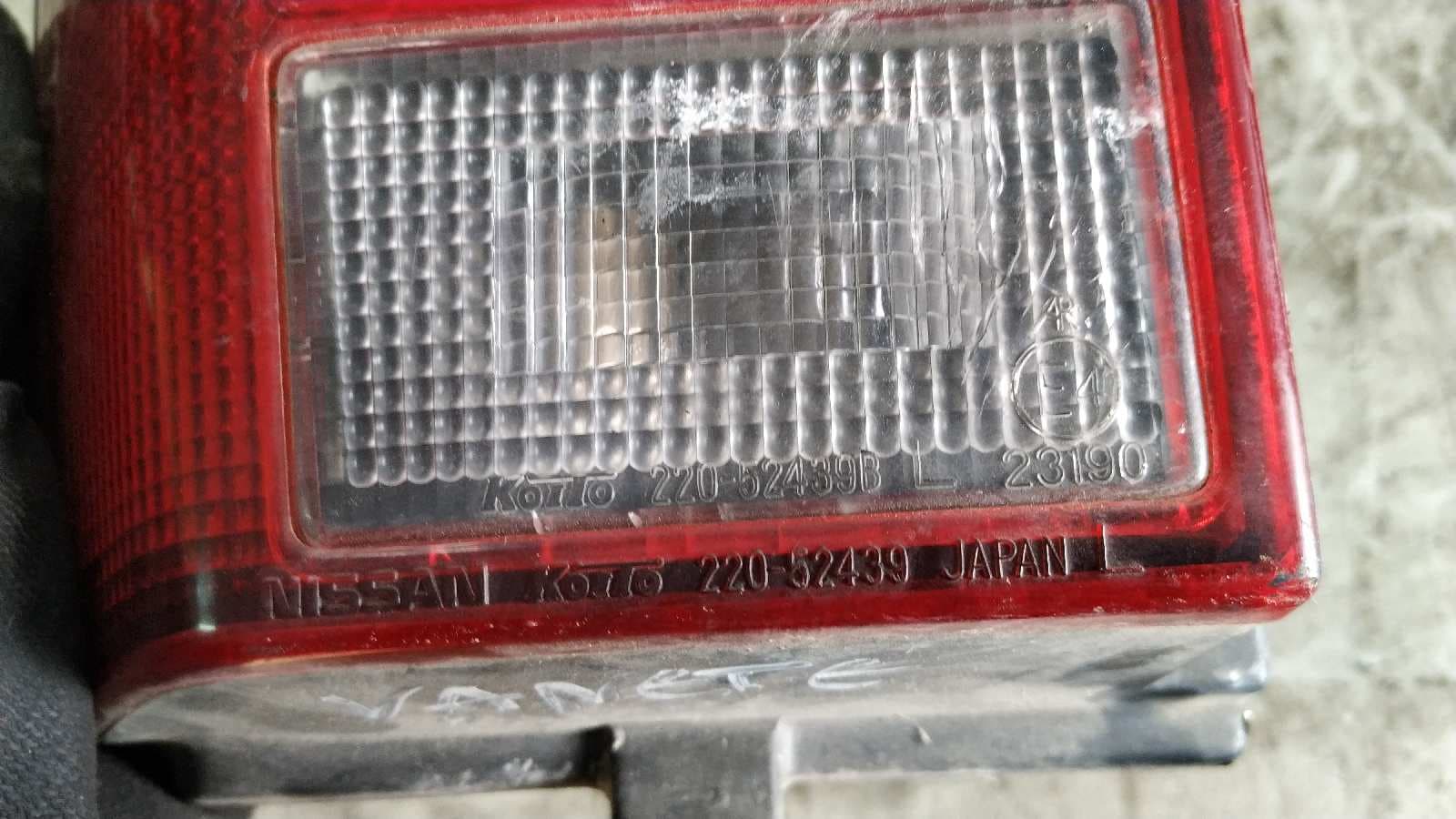 Recambio de PILOTO TRASERO IZQUIERDO para NISSAN VANETTE (C 220) referencia OEM IAM 22052439 7