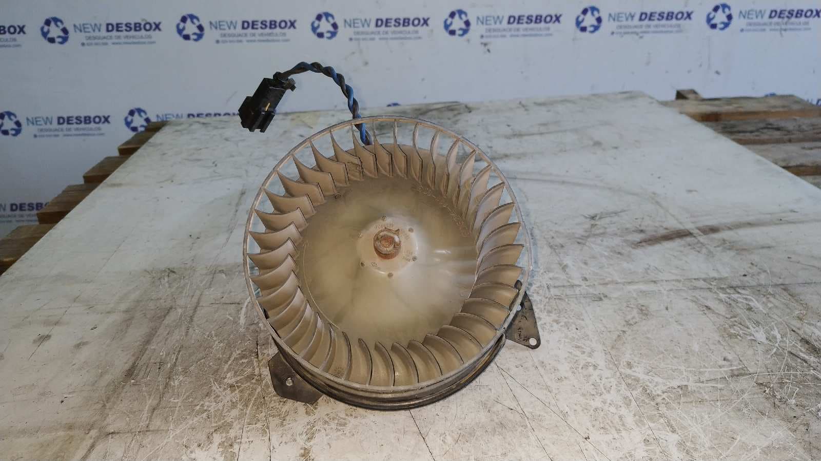 Recambio de MOTOR CALEFACCION para CHRYSLER VOYAGER (GS) B01 referencia OEM IAM AY166100