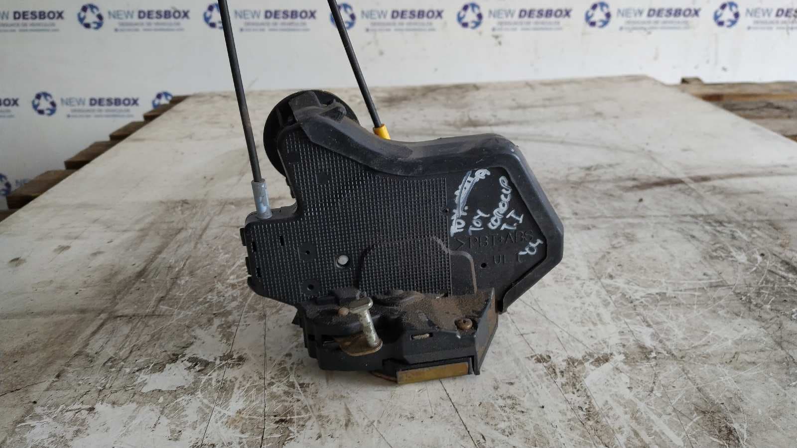 Recambio de CERRADURA PUERTA TRASERA IZQUIERDA para TOYOTA COROLLA (E12) 2.0 D-4D Linea Luna Berlina 1CDFTV referencia OEM IAM 6906012350   - GRIS