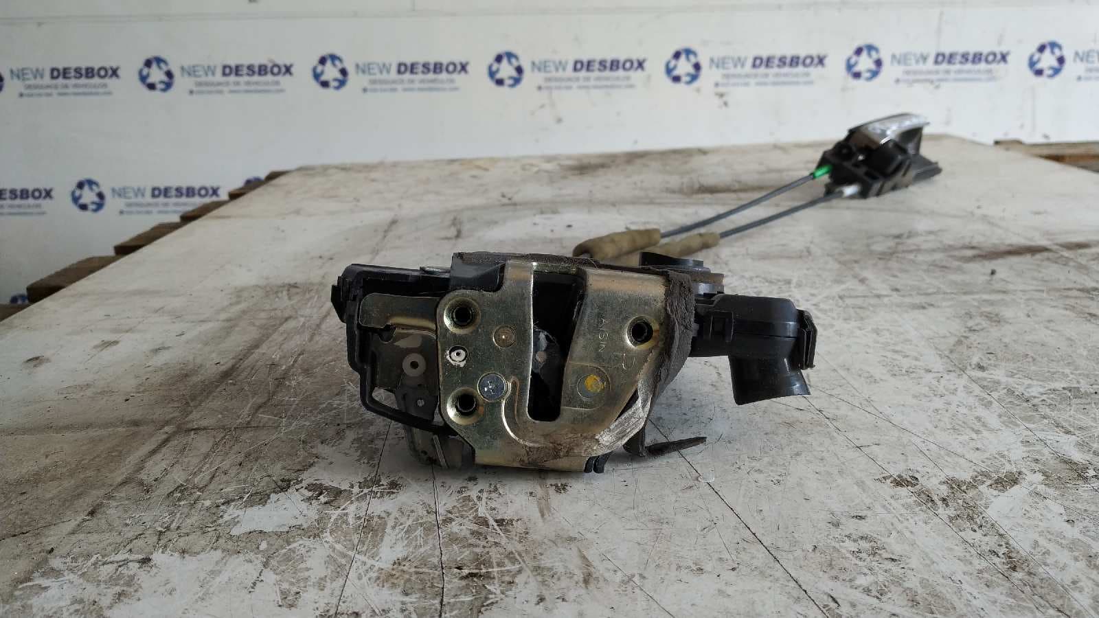 Recambio de CERRADURA PUERTA DELANTERA DERECHA para TOYOTA COROLLA (E12) 2.0 D-4D Linea Luna Berlina 1CDFTV referencia OEM IAM 6903012460   - GRIS 5