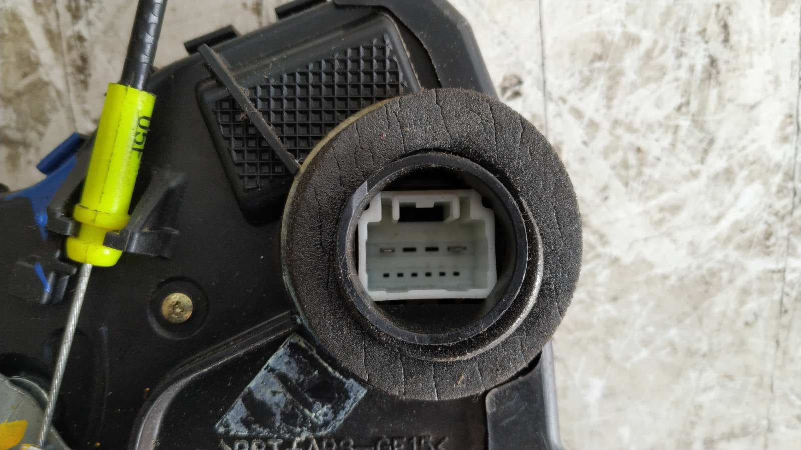 Recambio de CERRADURA PUERTA DELANTERA DERECHA para TOYOTA COROLLA (E12) 2.0 D-4D Linea Luna Berlina 1CDFTV referencia OEM IAM 6903012460   - GRIS 3
