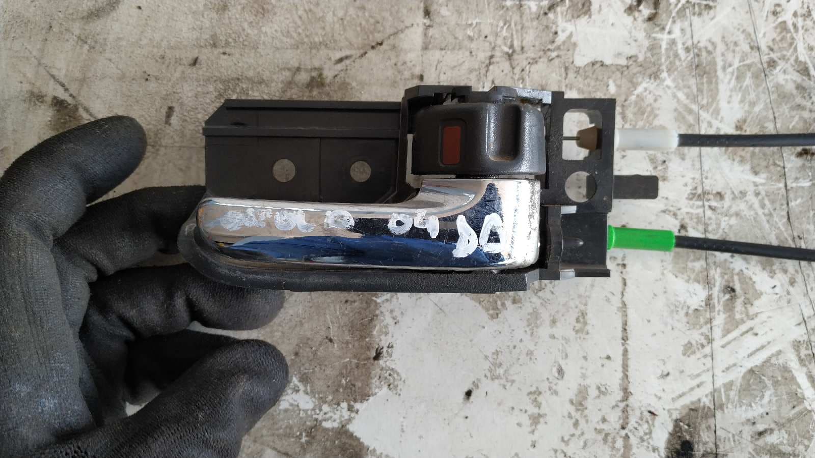 Recambio de CERRADURA PUERTA DELANTERA DERECHA para TOYOTA COROLLA (E12) 2.0 D-4D Linea Luna Berlina 1CDFTV referencia OEM IAM 6903012460   - GRIS 4