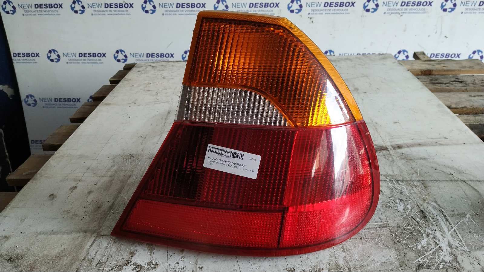 Recambio de PILOTO TRASERO DERECHO para CHRYSLER 300 M (LR) 2.7 CAT G2.7L referencia OEM IAM 58622E   - MARRON