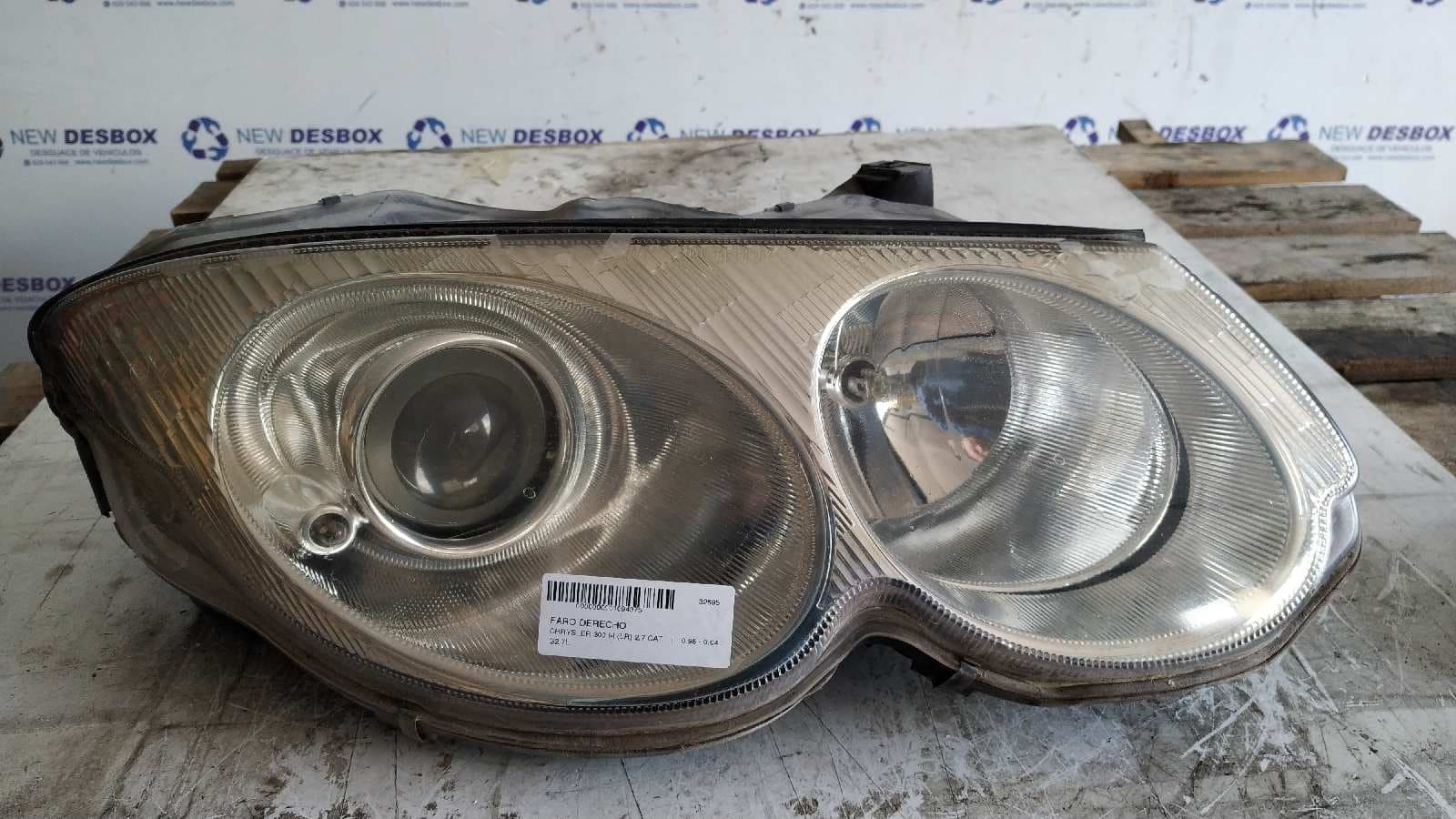 Recambio de FARO DERECHO para CHRYSLER 300 M (LR) 2.7 CAT G2.7L referencia OEM IAM 04780002   - MARRON