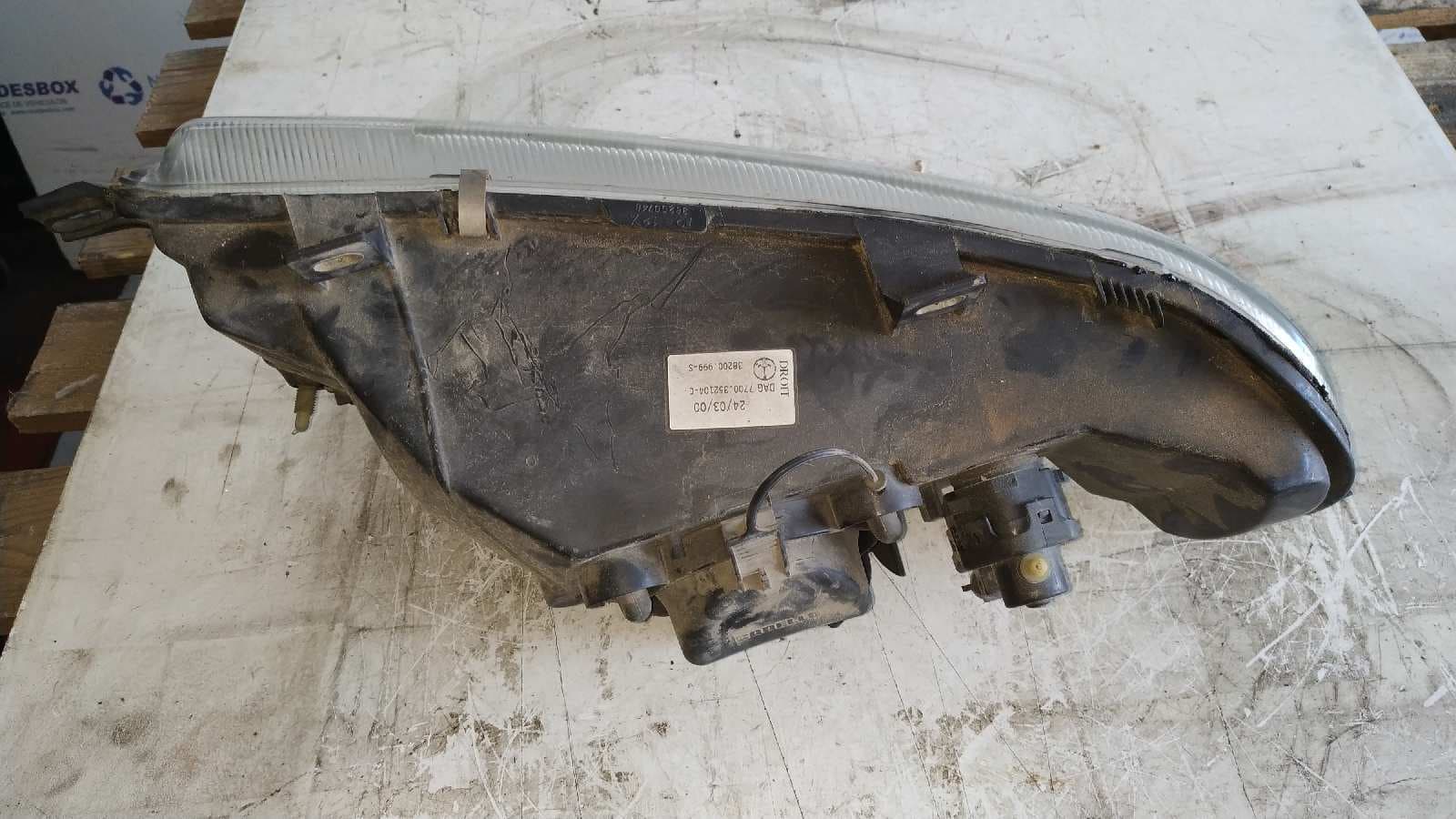 Recambio de FARO DERECHO para OPEL MOVANO 2.5 Diesel (S8U-772 / L93) S8UW7 referencia OEM IAM 7700352104C 2