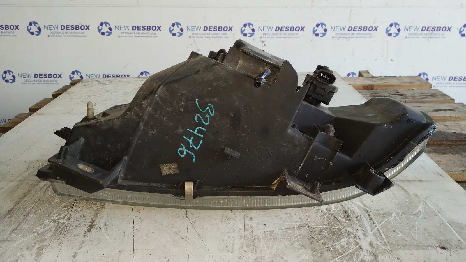 Recambio de FARO DERECHO para OPEL MOVANO 2.5 Diesel (S8U-772 / L93) S8UW7 referencia OEM IAM 7700352104C 4
