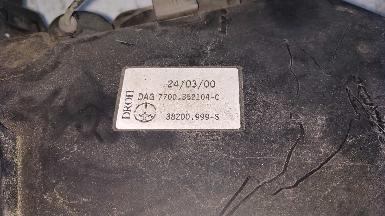 Recambio de FARO DERECHO para OPEL MOVANO 2.5 Diesel (S8U-772 / L93) S8UW7 referencia OEM IAM 7700352104C 3