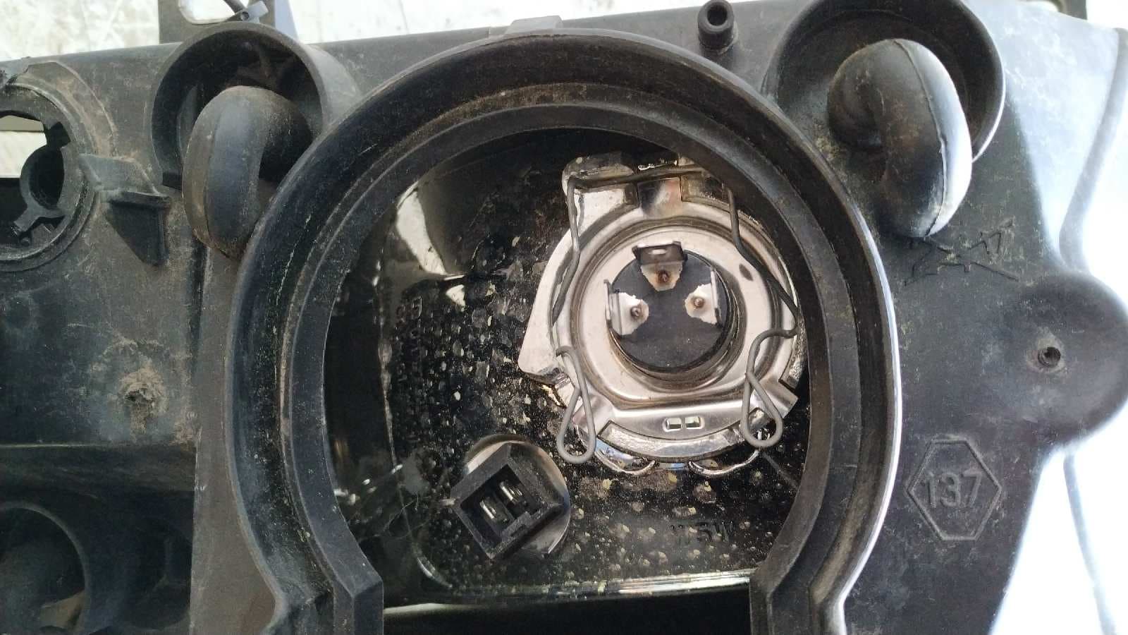 Recambio de FARO IZQUIERDO para RENAULT MASTER COMBI DESDE '98 2.2 Diesel G9U720 referencia OEM IAM 7700352103   - BLANCO 7