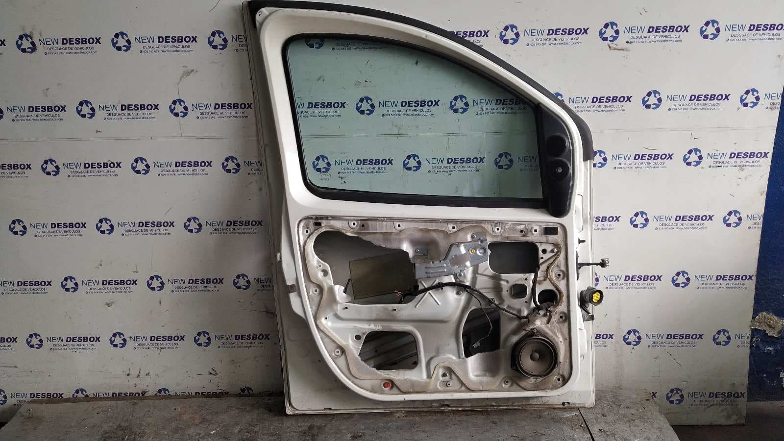 Recambio de PUERTA DELANTERA IZQUIERDA para FIAT FIORINO 1.3 16V M-Jet CAT 199A2000 referencia OEM IAM    - BLANCO 6