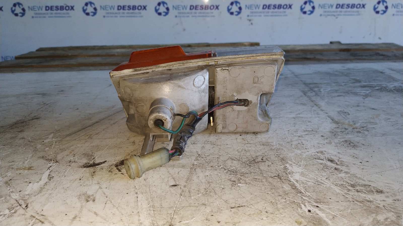 Recambio de PILOTO DELANTERO DERECHO para MITSUBISHI MONTERO (L040) referencia OEM IAM 1124236 2