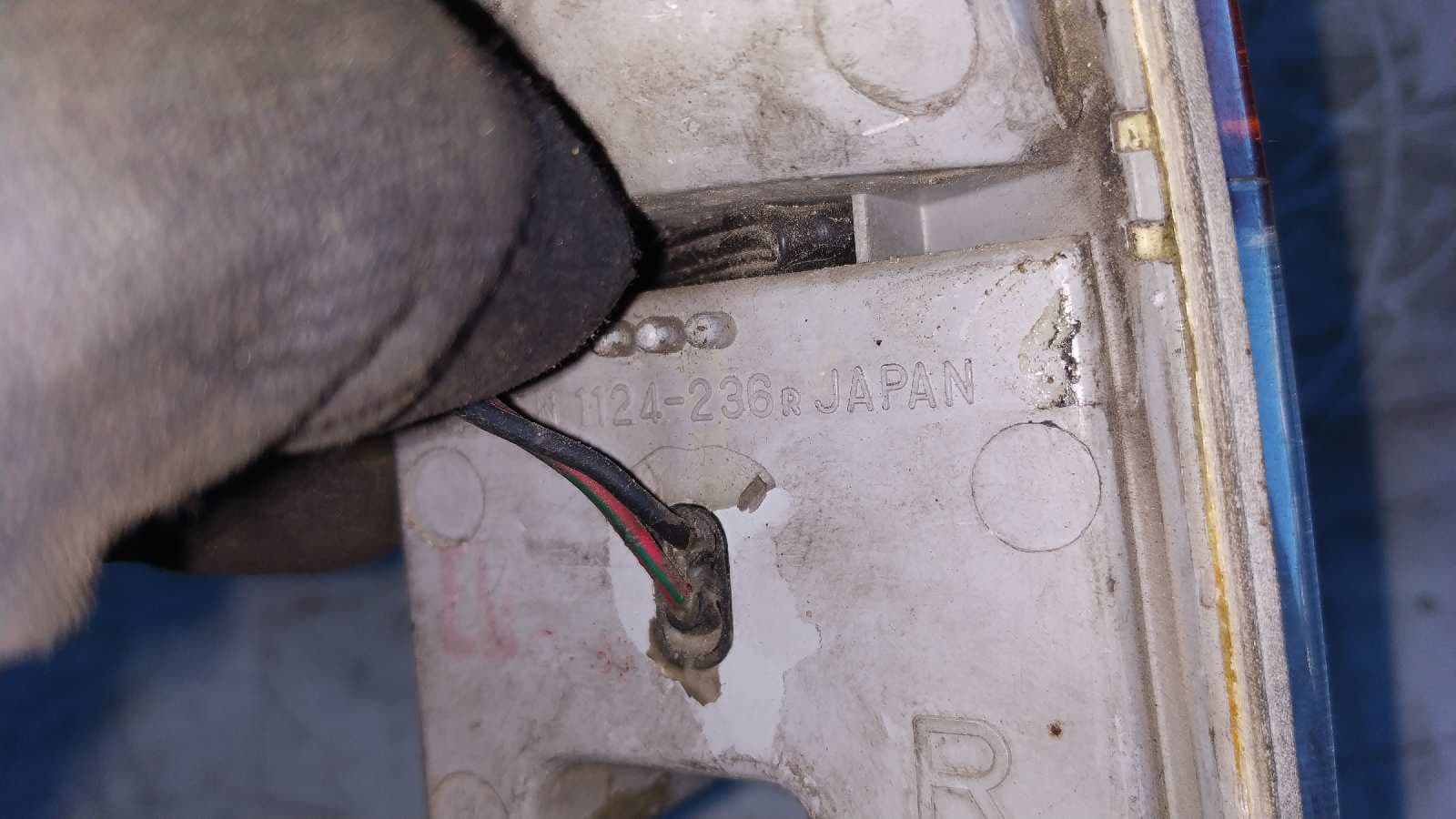 Recambio de PILOTO DELANTERO DERECHO para MITSUBISHI MONTERO (L040) referencia OEM IAM 1124236 4