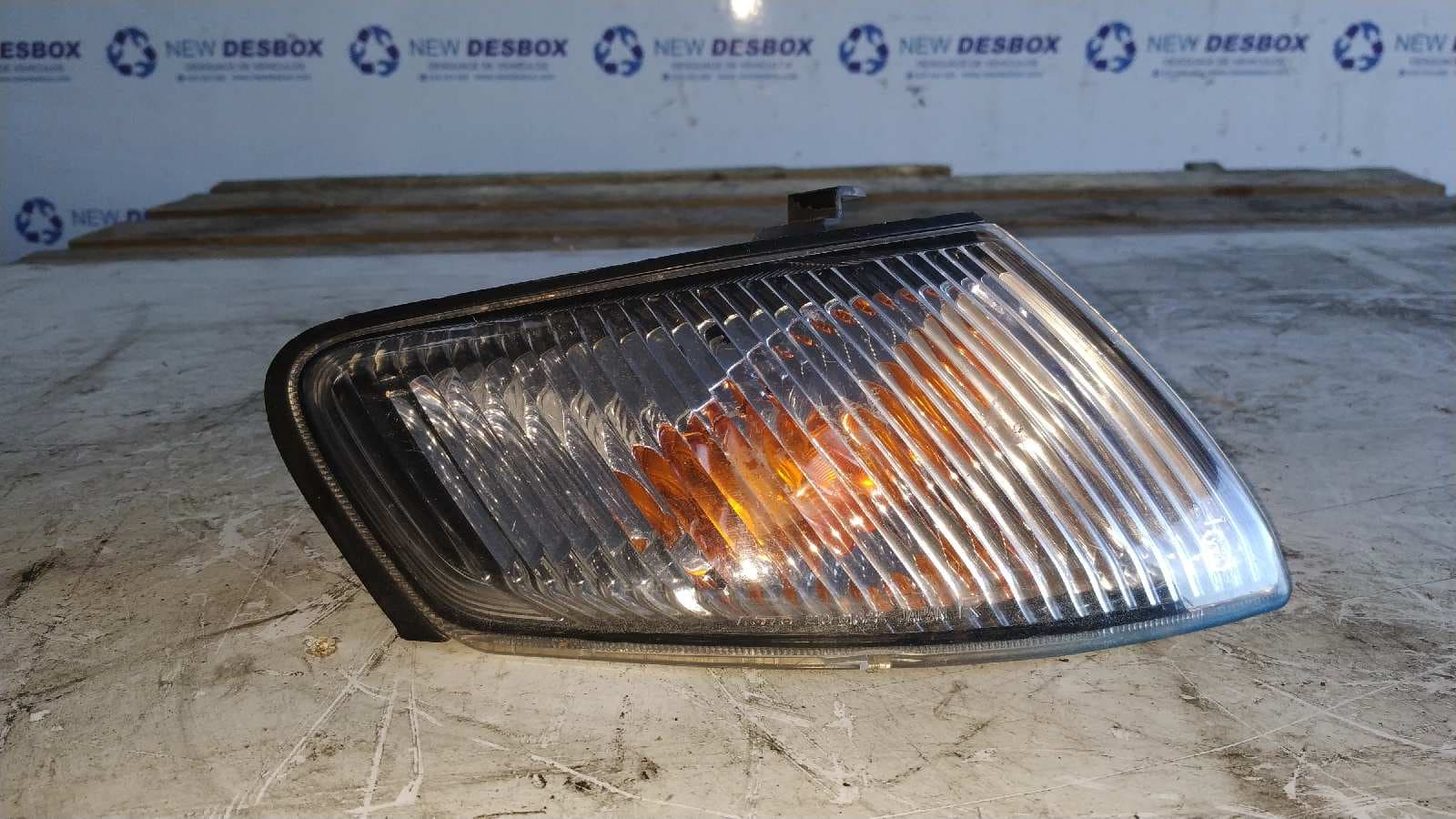 Recambio de PILOTO DELANTERO DERECHO para MAZDA 626 BERLINA (GF) 1.9 16V CAT FP43 referencia OEM IAM 21061822 - AZUL
