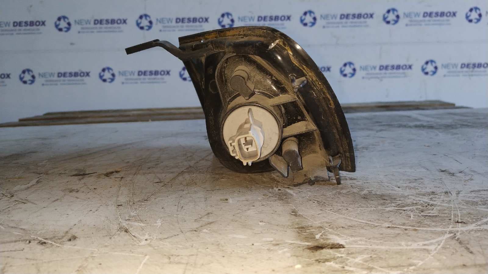Recambio de PILOTO DELANTERO DERECHO para TOYOTA CARINA (T19) referencia OEM IAM 8151005010 2