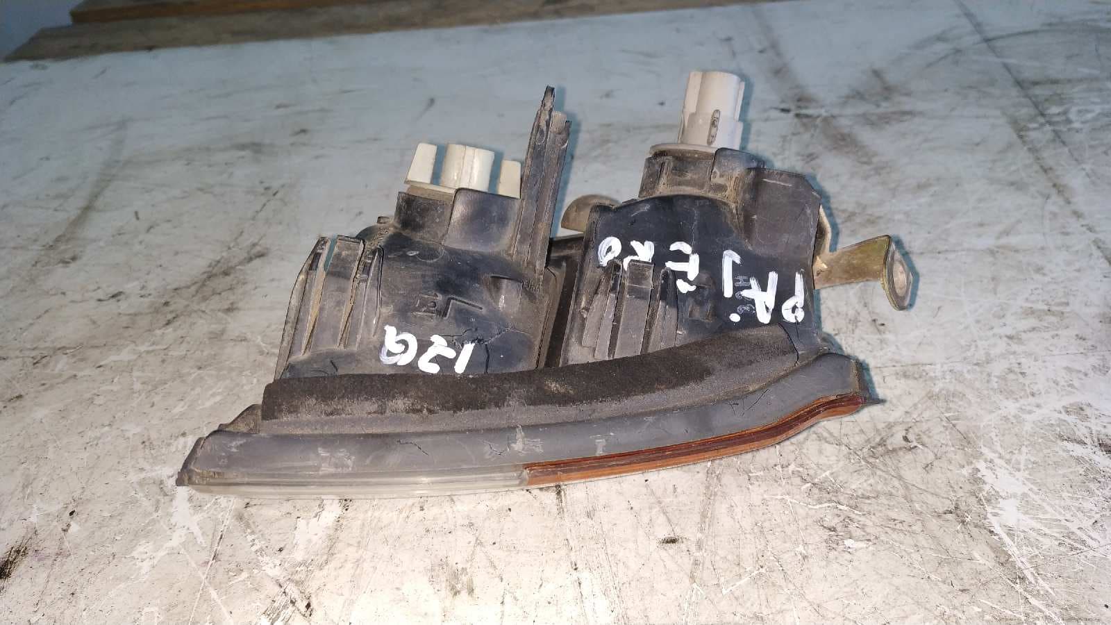 Recambio de PILOTO DELANTERO IZQUIERDO para MITSUBISHI MONTERO (V20/V40) 2500 TD GL (2-ptas.) 4D5 referencia OEM IAM 21037746   - VERDE 2