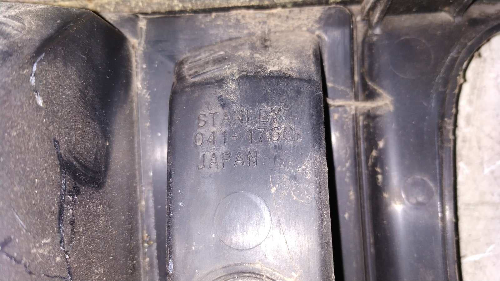 Recambio de PILOTO DELANTERO IZQUIERDO para MITSUBISHI L 300 (P00) Caja cerr.  largo, Techo elev. 4D56 referencia OEM IAM 0411760   - BLANCO 3