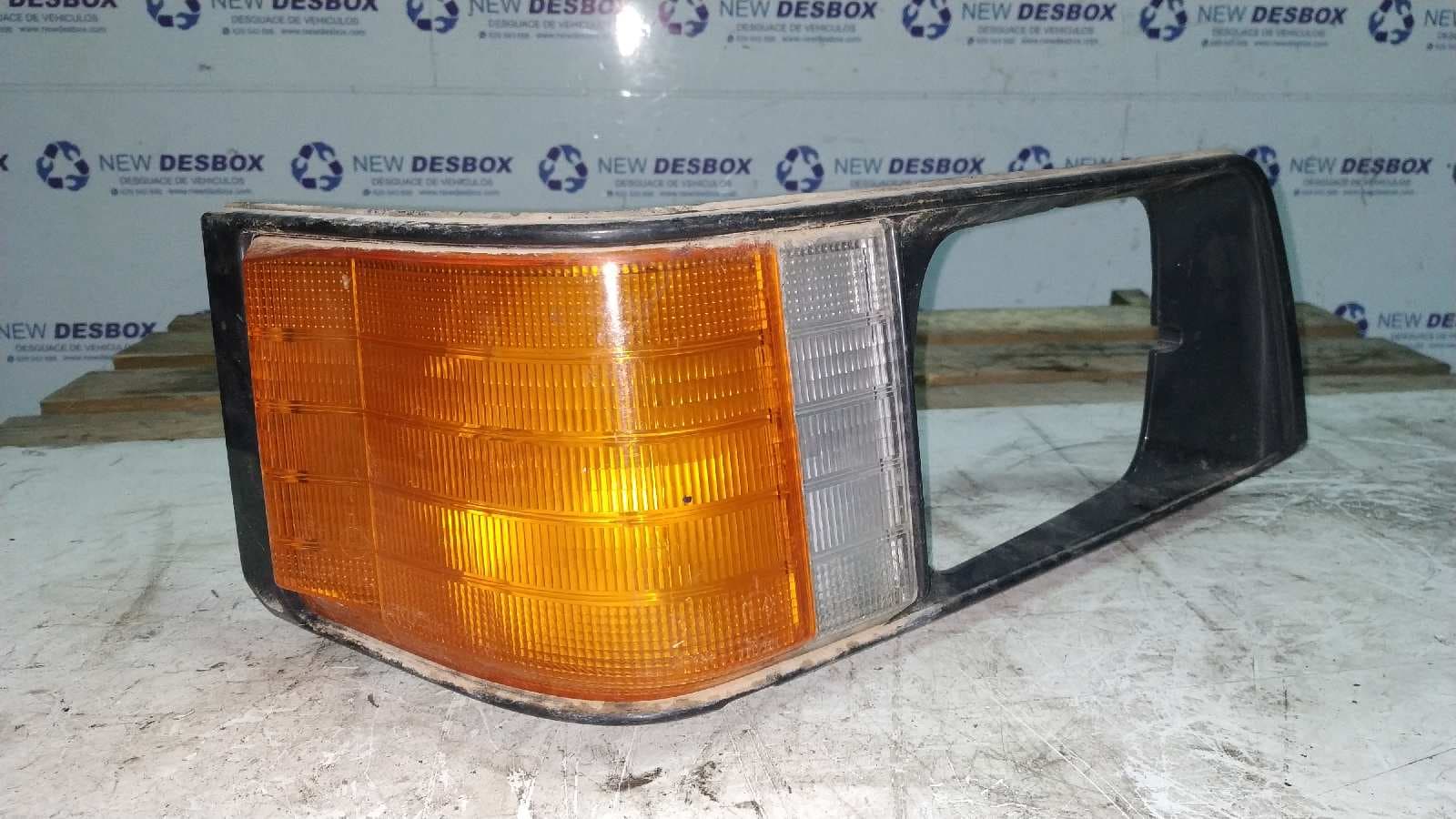 Recambio de PILOTO DELANTERO DERECHO para MITSUBISHI L 300 (P00) Caja cerr. largo, Techo elev. 4D56 referencia OEM IAM 0411760 - BLANCO