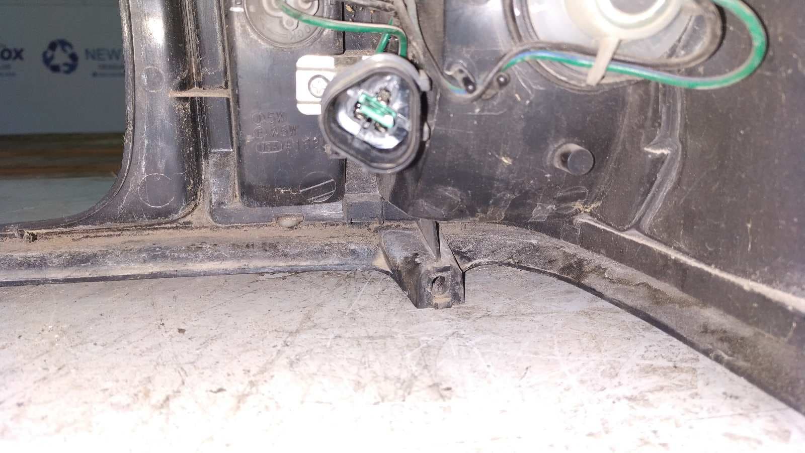 Recambio de PILOTO DELANTERO DERECHO para MITSUBISHI L 300 (P00) Caja cerr.  largo, Techo elev. 4D56 referencia OEM IAM 0411760   - BLANCO 4
