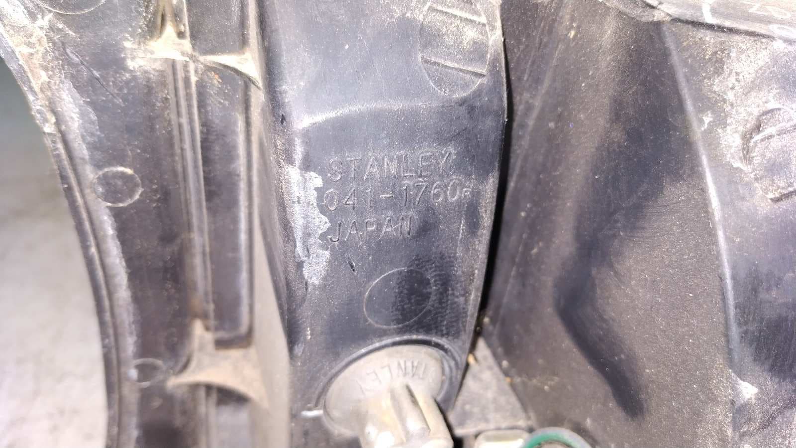 Recambio de PILOTO DELANTERO DERECHO para MITSUBISHI L 300 (P00) Caja cerr.  largo, Techo elev. 4D56 referencia OEM IAM 0411760   - BLANCO 3