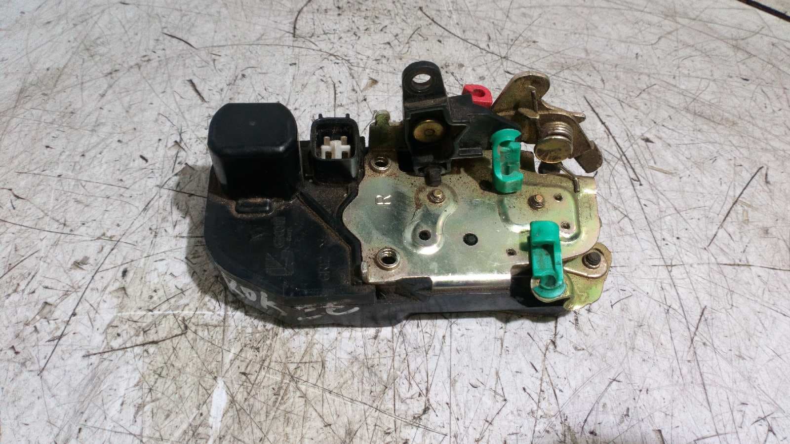 Recambio de CERRADURA PUERTA DELANTERA DERECHA para CHRYSLER JEEP GR.CHEROKEE (WJ/WG) referencia OEM IAM GR12 3