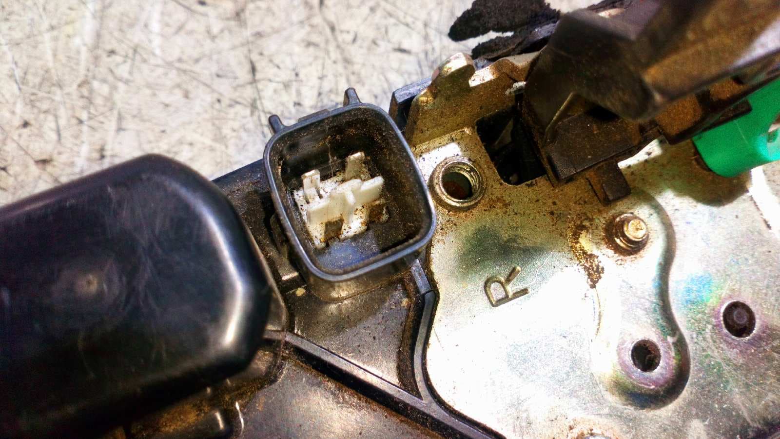 Recambio de CERRADURA PUERTA DELANTERA DERECHA para CHRYSLER JEEP GR.CHEROKEE (WJ/WG) referencia OEM IAM GR12 5