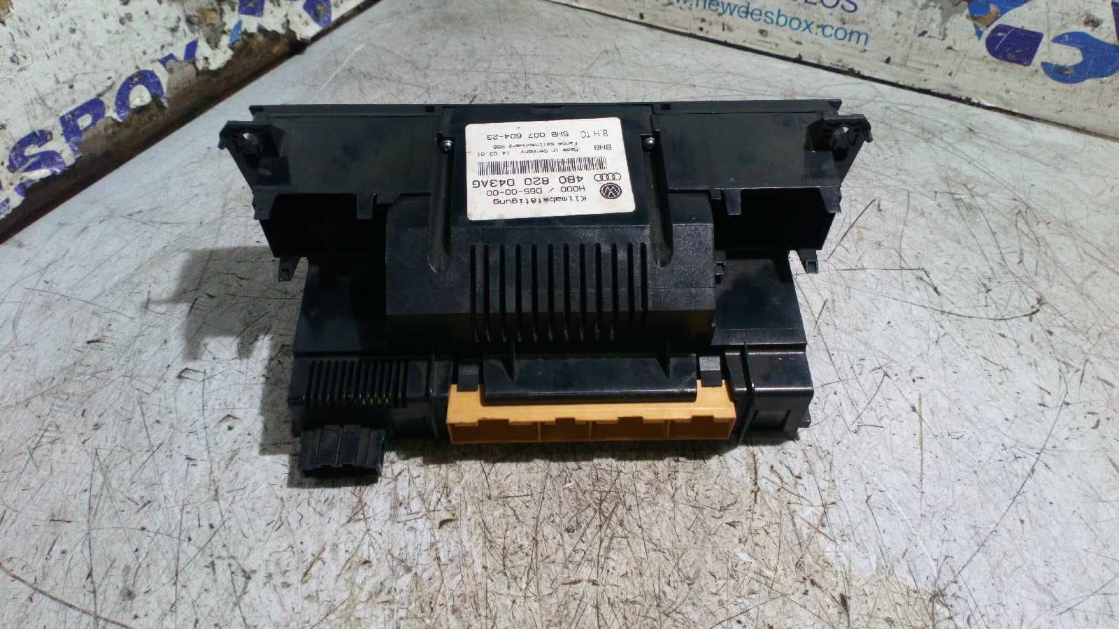 Recambio de MANDO CALEFACCION / AIRE ACONDICIONADO para AUDI A6 BERLINA (4B2) 1.8 20V Turbo referencia OEM IAM 4B0820043   - VERDE 4
