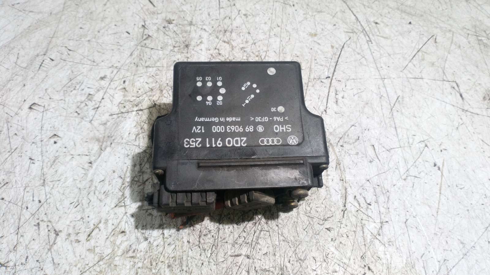 Recambio de CAJA PRECALENTAMIENTO para VOLKSWAGEN LT CAJA CERRADA / COMBI (MOD. 1997) LT  28  Caja cerrada / Techo elevado ANJ referencia OEM IAM 2D0911253   - BLANCO