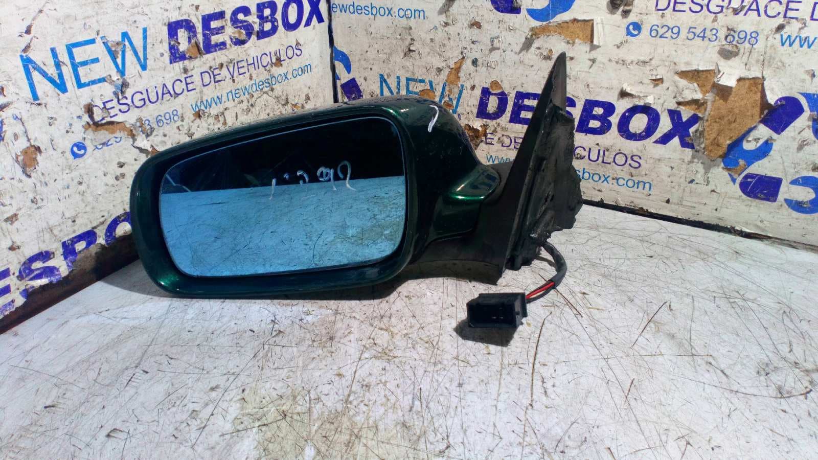 Recambio de RETROVISOR IZQUIERDO para AUDI A6 AVANT (4B5) 2.4 (121kW) AGA referencia OEM IAM 30991   - VERDE