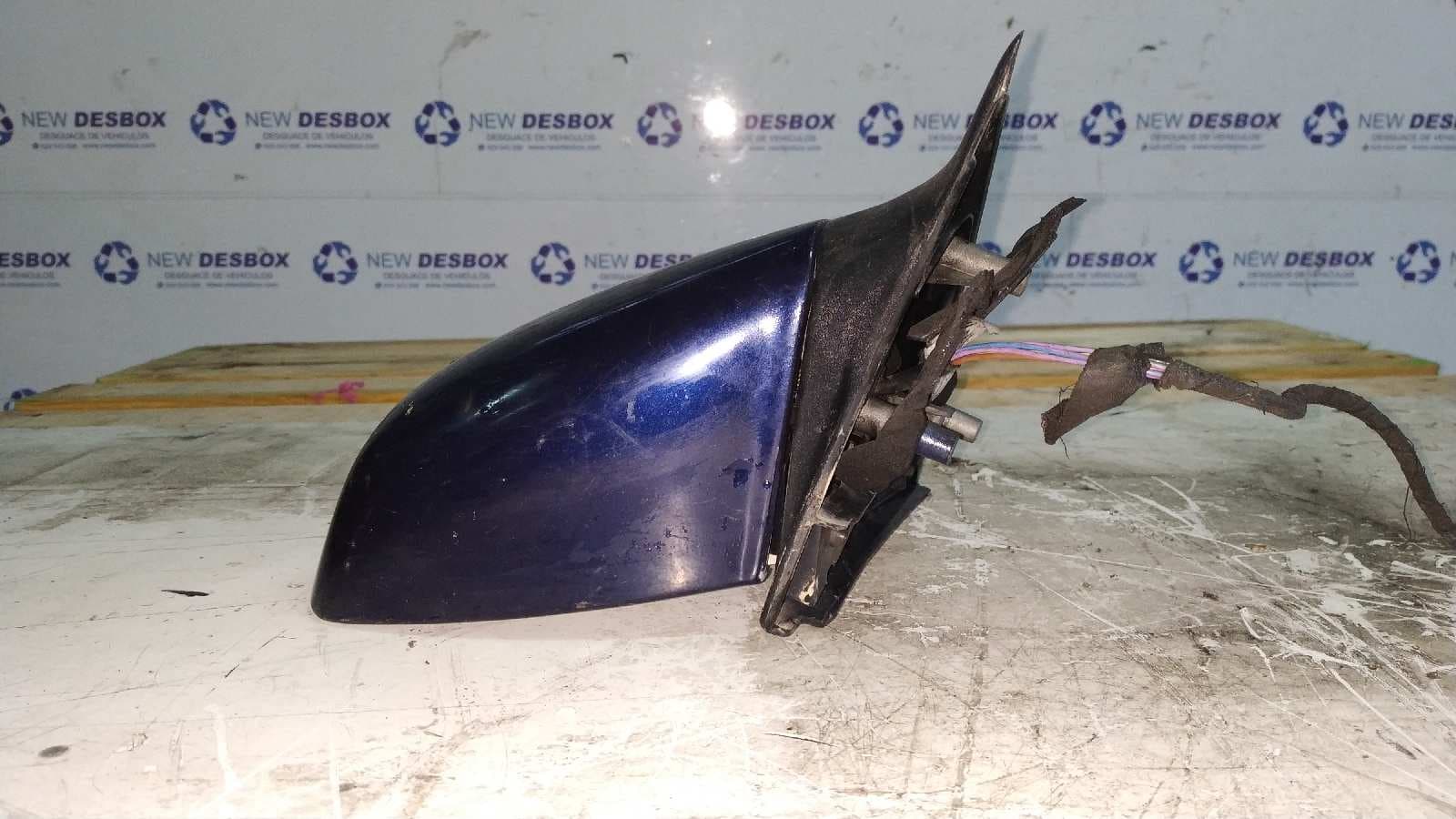 Recambio de RETROVISOR DERECHO para FORD ESCORT BERL./TURNIER 1.8 Turbodiesel CAT RVA referencia OEM IAM    - AZUL 2
