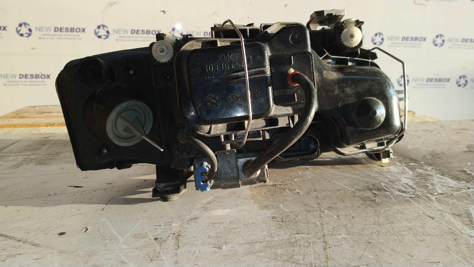 Recambio de FARO IZQUIERDO para AUDI A6 BERLINA (4B2) referencia OEM IAM 155923 5