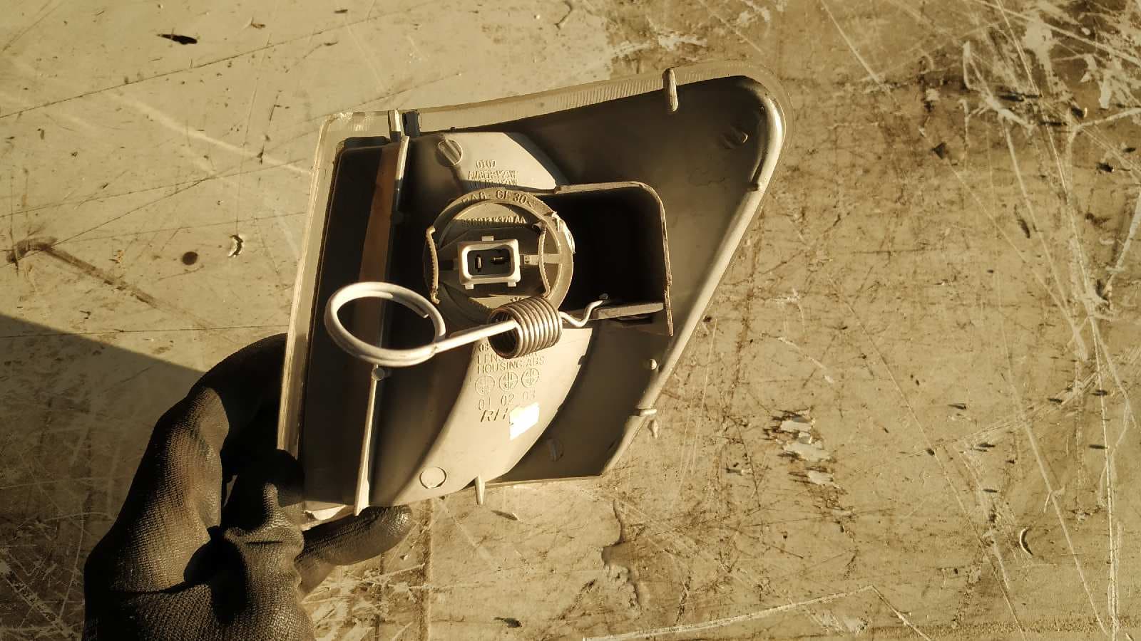 Recambio de PILOTO DELANTERO DERECHO para FORD FIESTA BERL./COURIER Surf G6A referencia OEM IAM 084311515RF   - BLANCO 4