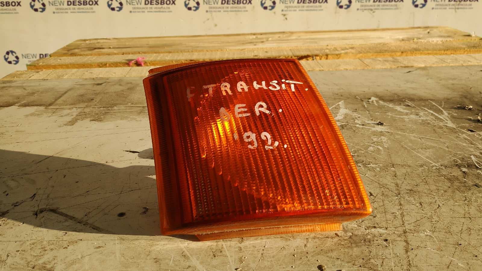 Recambio de PILOTO DELANTERO DERECHO para FORD TRANSIT, CAJA referencia OEM IAM 92VB13368AA
