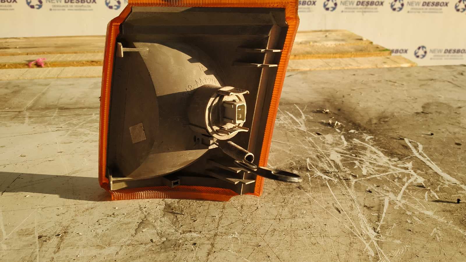 Recambio de PILOTO DELANTERO DERECHO para FORD TRANSIT, CAJA referencia OEM IAM 92VB13368AA 2